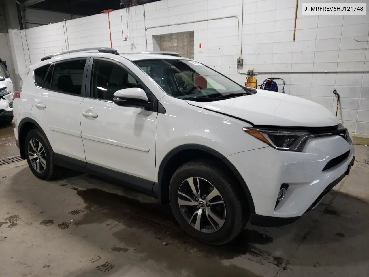 2017 Toyota Rav4 Xle VIN: JTMRFREV6HJ121748 Lot: 80454074