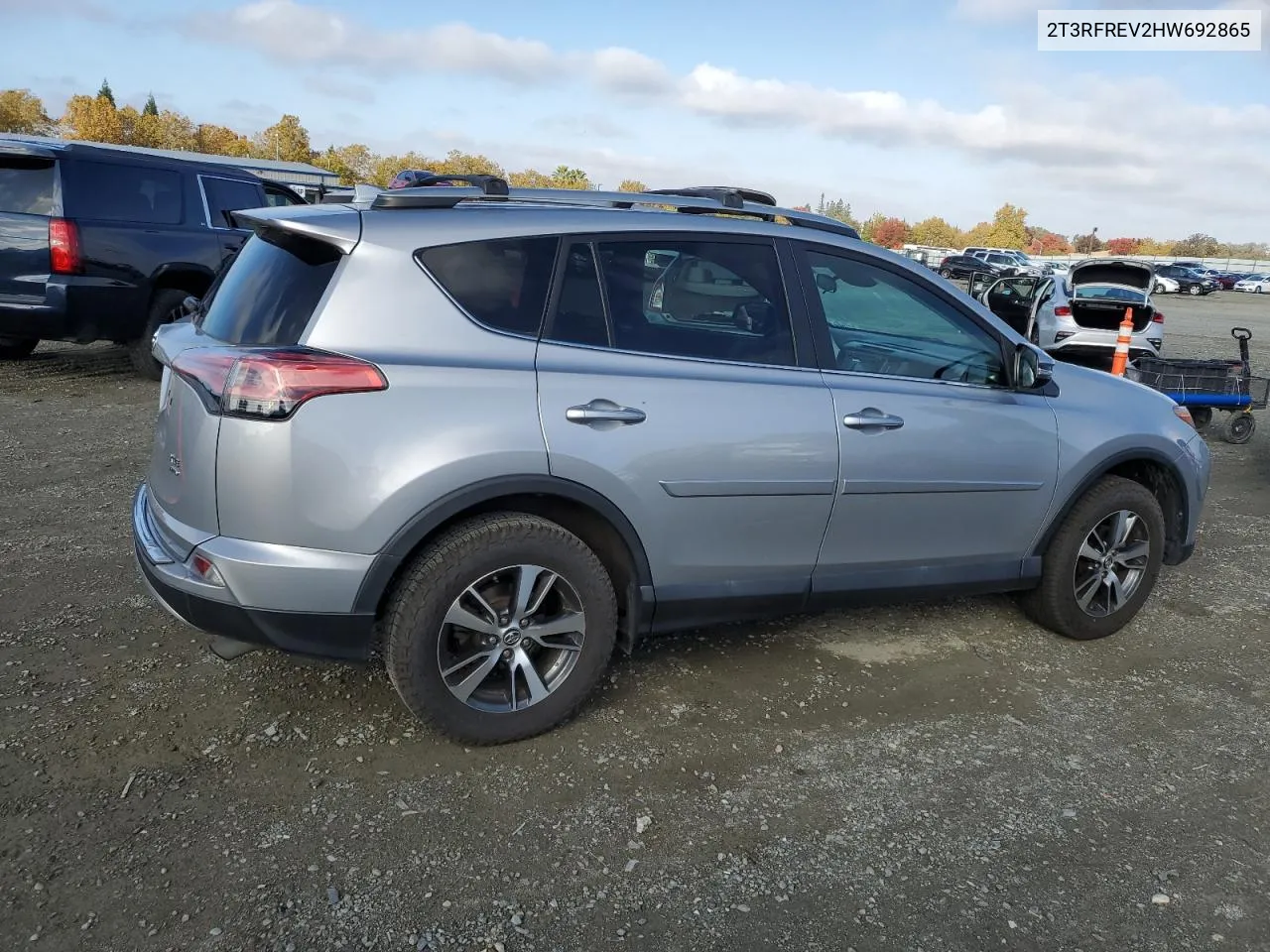 2017 Toyota Rav4 Xle VIN: 2T3RFREV2HW692865 Lot: 80761764