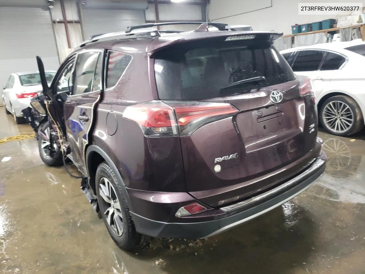 2017 Toyota Rav4 Xle VIN: 2T3RFREV3HW620377 Lot: 80953984