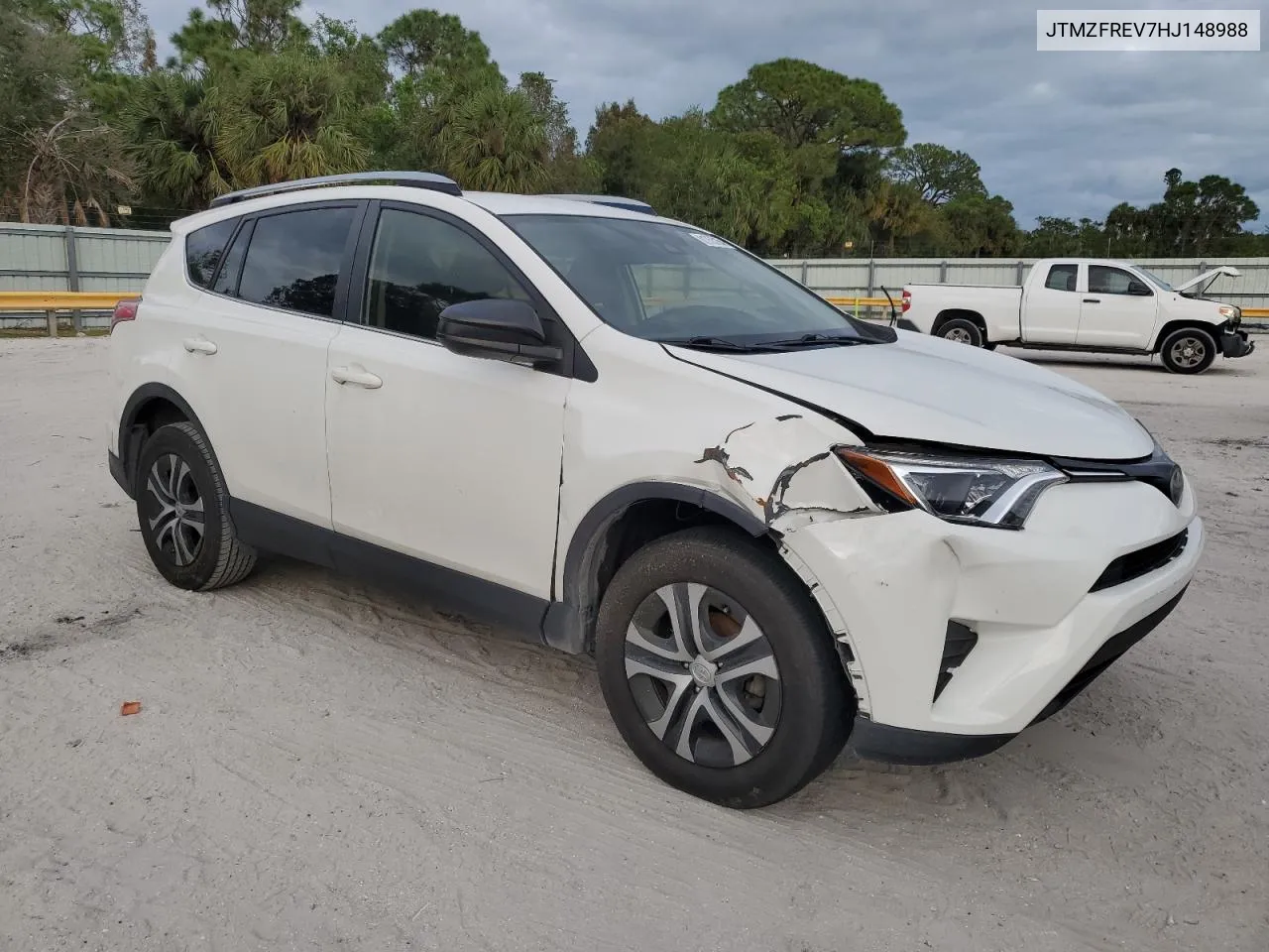 2017 Toyota Rav4 Le VIN: JTMZFREV7HJ148988 Lot: 81755154