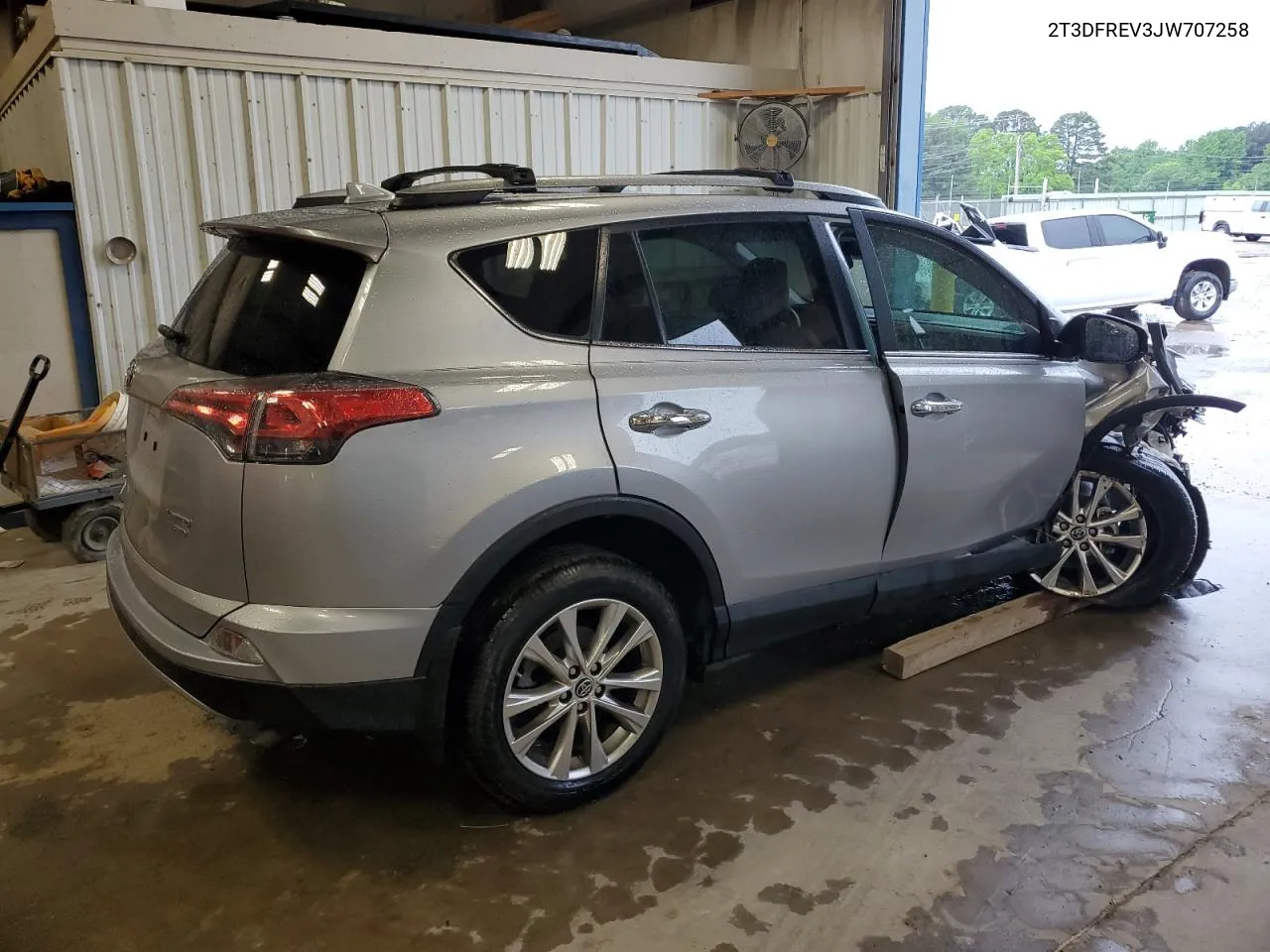 2018 Toyota Rav4 Limited VIN: 2T3DFREV3JW707258 Lot: 53591614