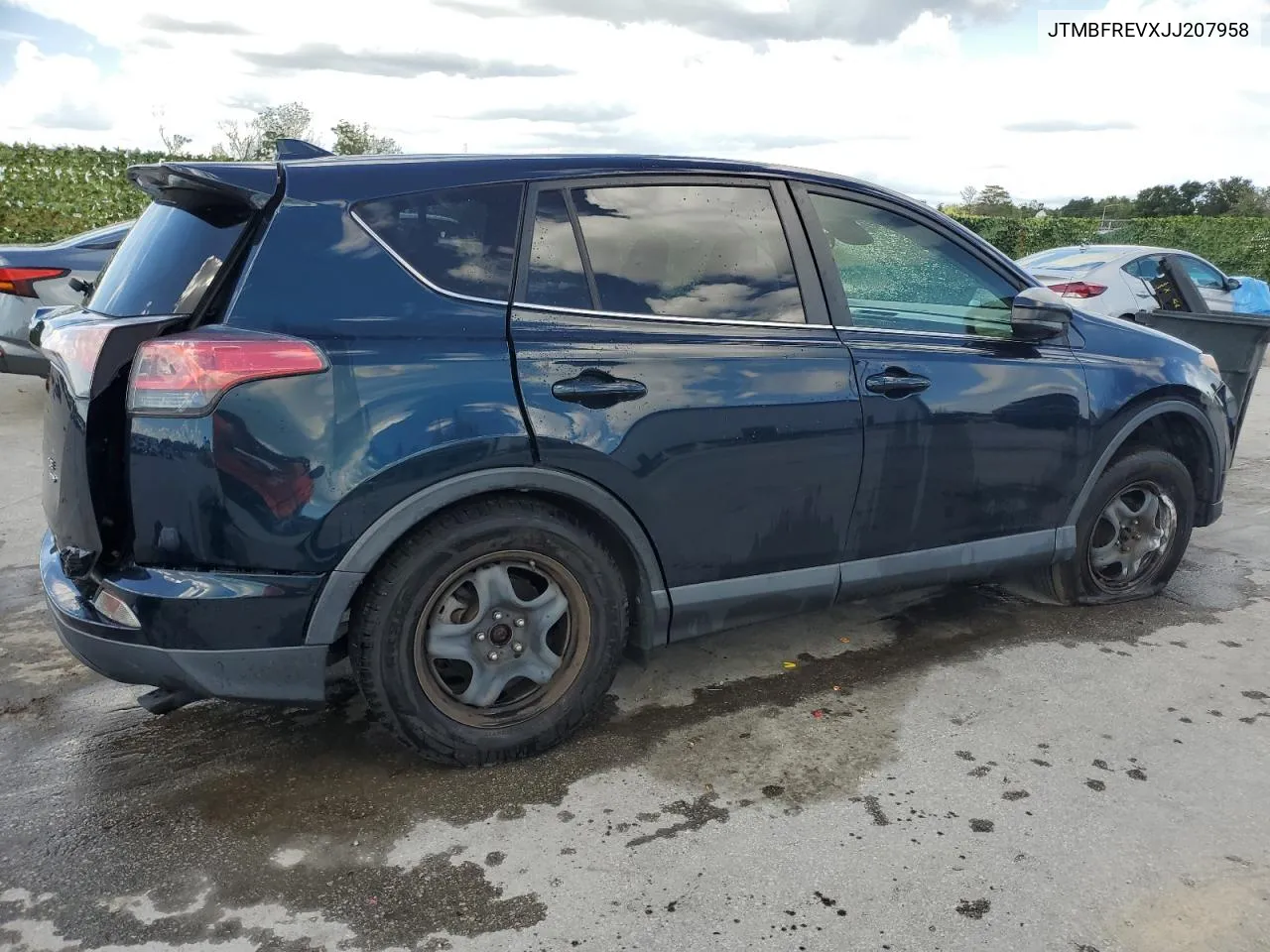 2018 Toyota Rav4 Le VIN: JTMBFREVXJJ207958 Lot: 61756664