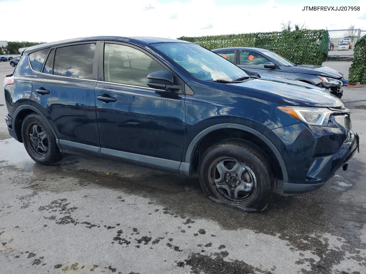 2018 Toyota Rav4 Le VIN: JTMBFREVXJJ207958 Lot: 61756664