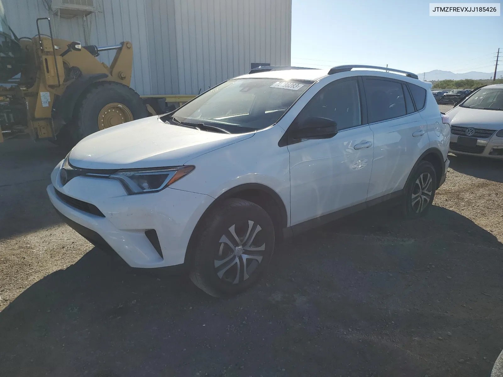 JTMZFREVXJJ185426 2018 Toyota Rav4 Le