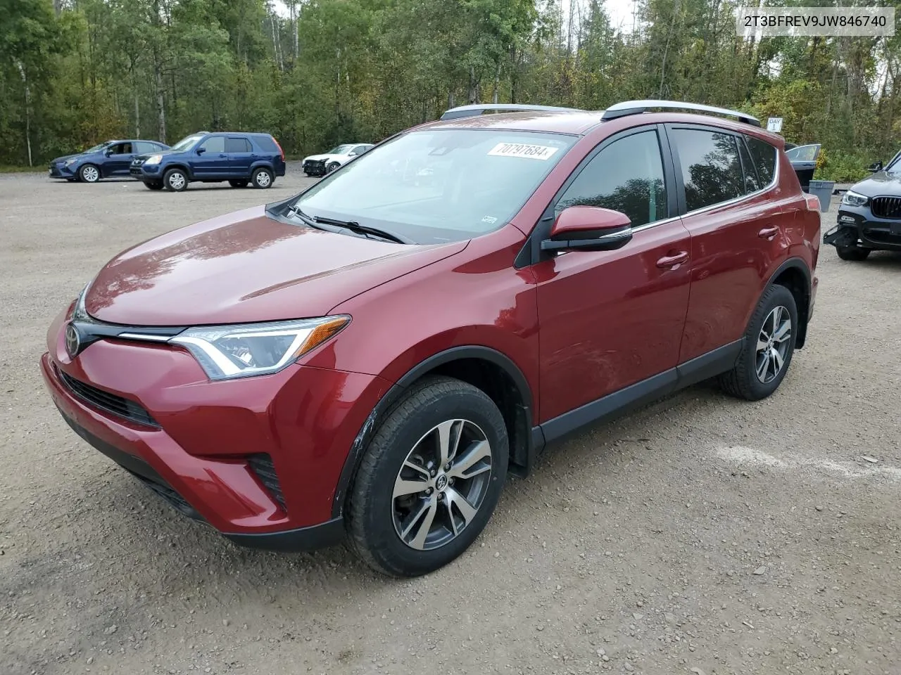 2T3BFREV9JW846740 2018 Toyota Rav4 Le