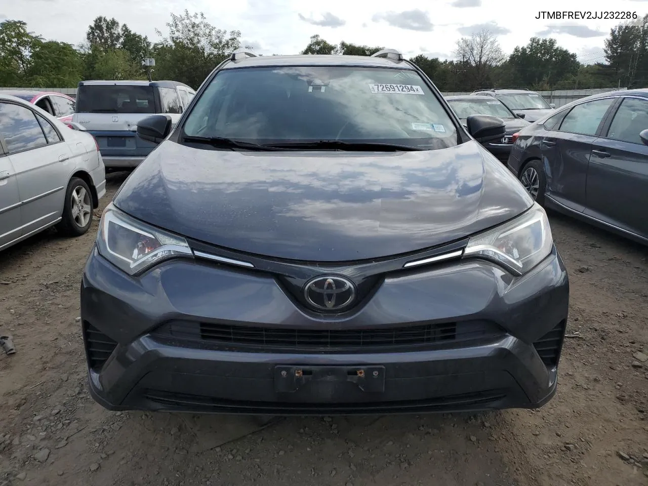 JTMBFREV2JJ232286 2018 Toyota Rav4 Le