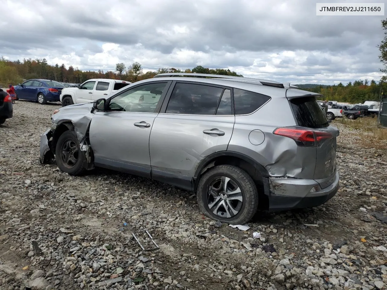 JTMBFREV2JJ211650 2018 Toyota Rav4 Le