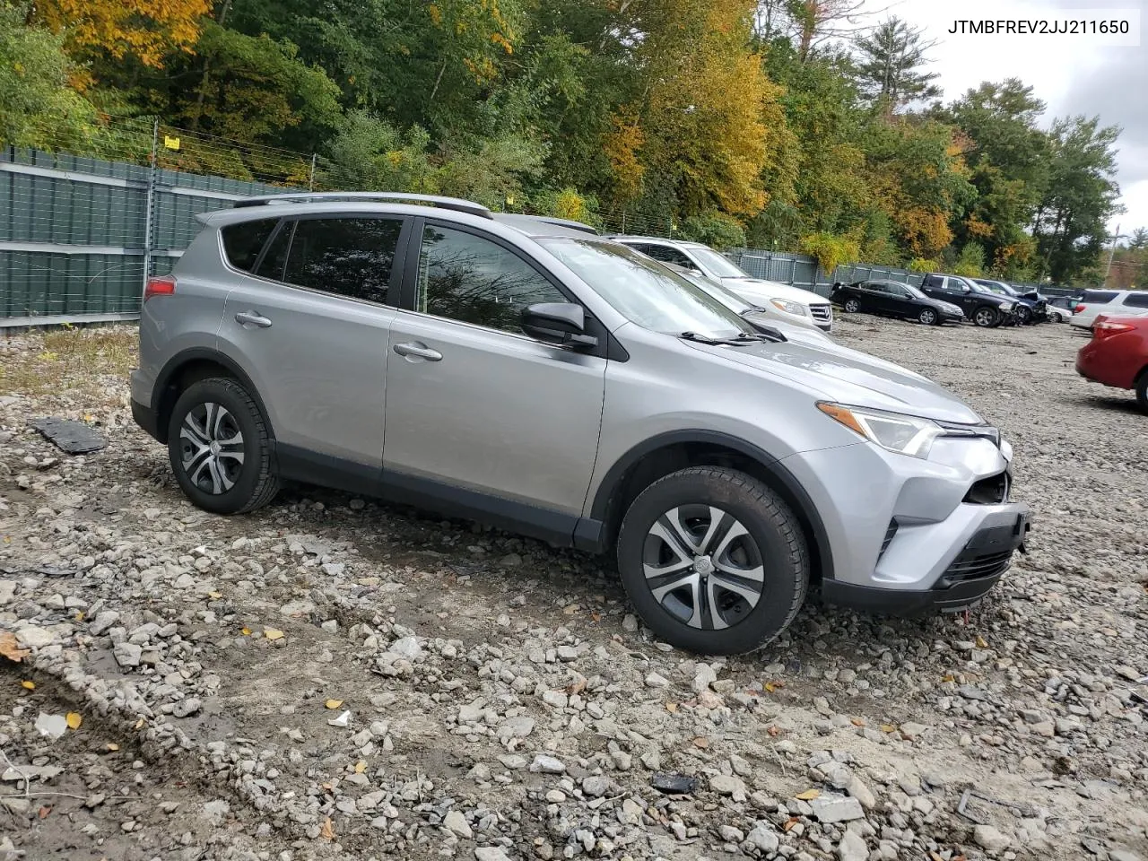 JTMBFREV2JJ211650 2018 Toyota Rav4 Le