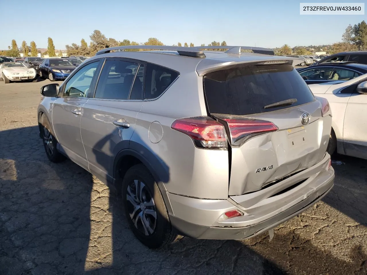 2T3ZFREV0JW433460 2018 Toyota Rav4 Le