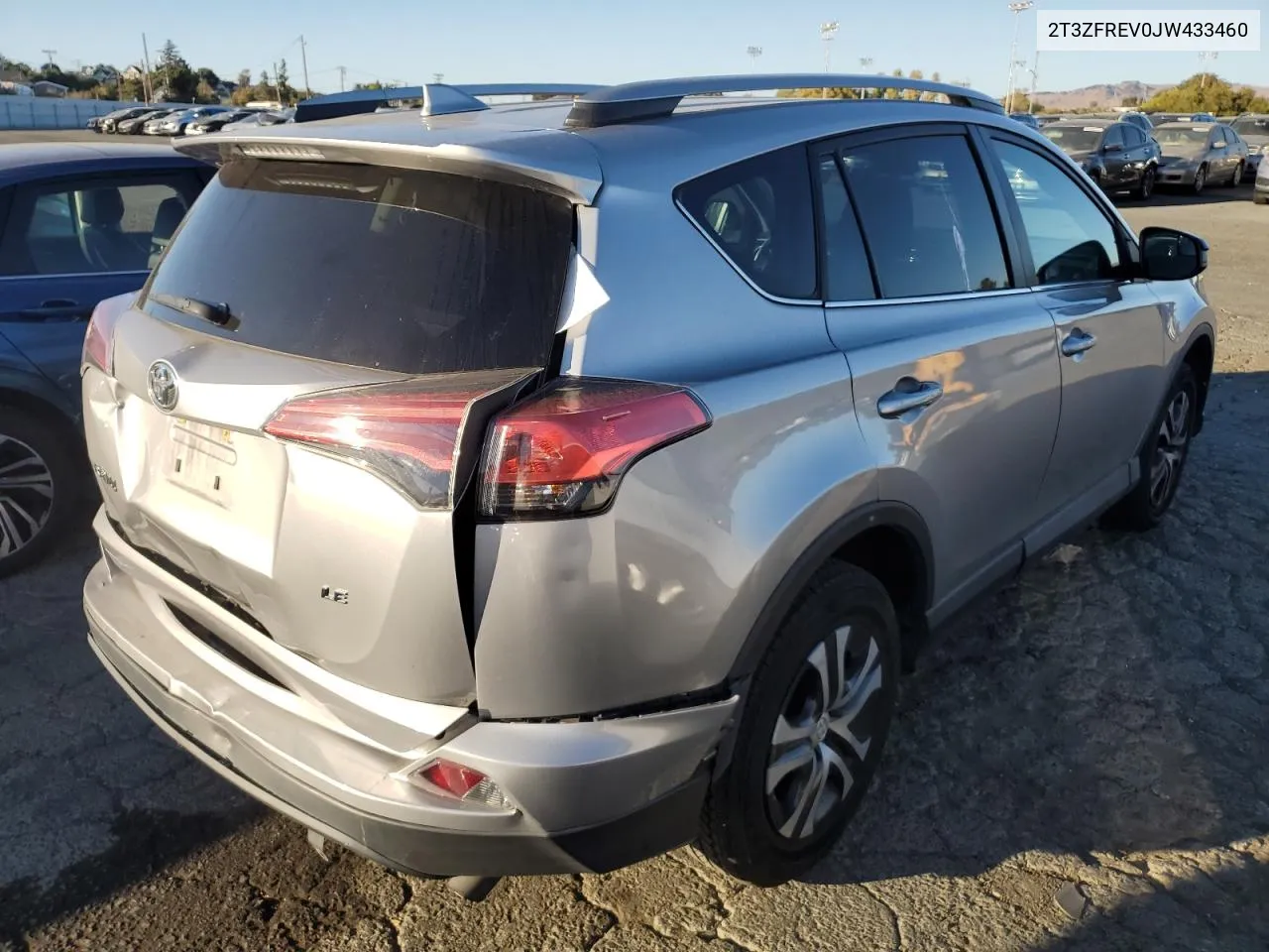 2T3ZFREV0JW433460 2018 Toyota Rav4 Le