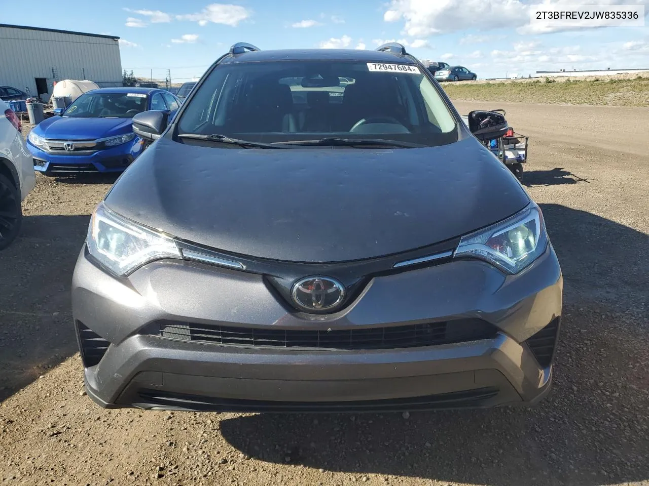 2T3BFREV2JW835336 2018 Toyota Rav4 Le