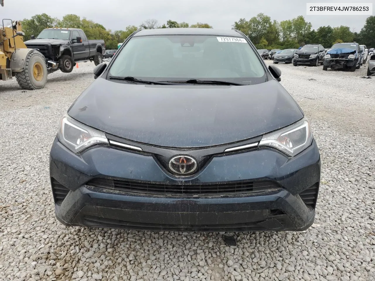 2T3BFREV4JW786253 2018 Toyota Rav4 Le