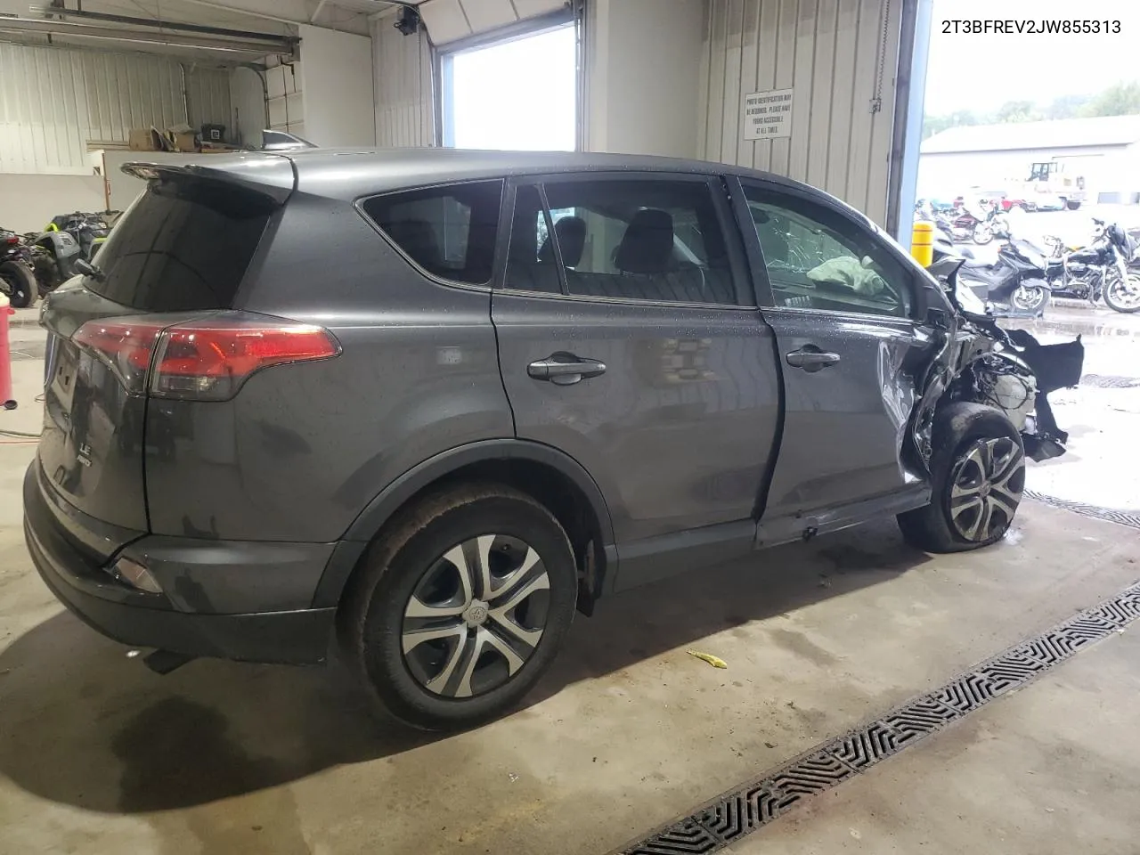 2T3BFREV2JW855313 2018 Toyota Rav4 Le