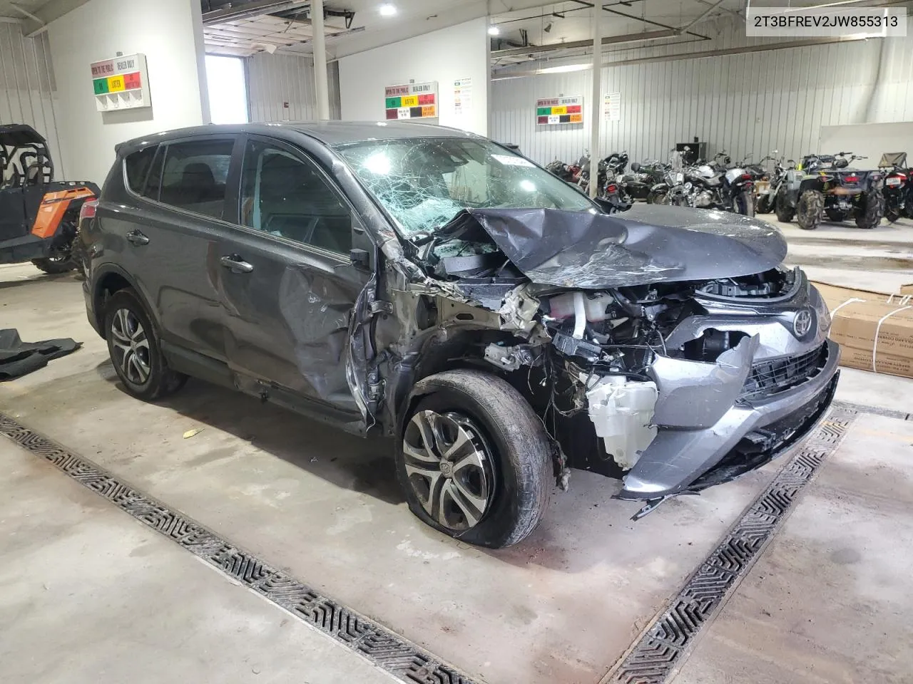 2T3BFREV2JW855313 2018 Toyota Rav4 Le