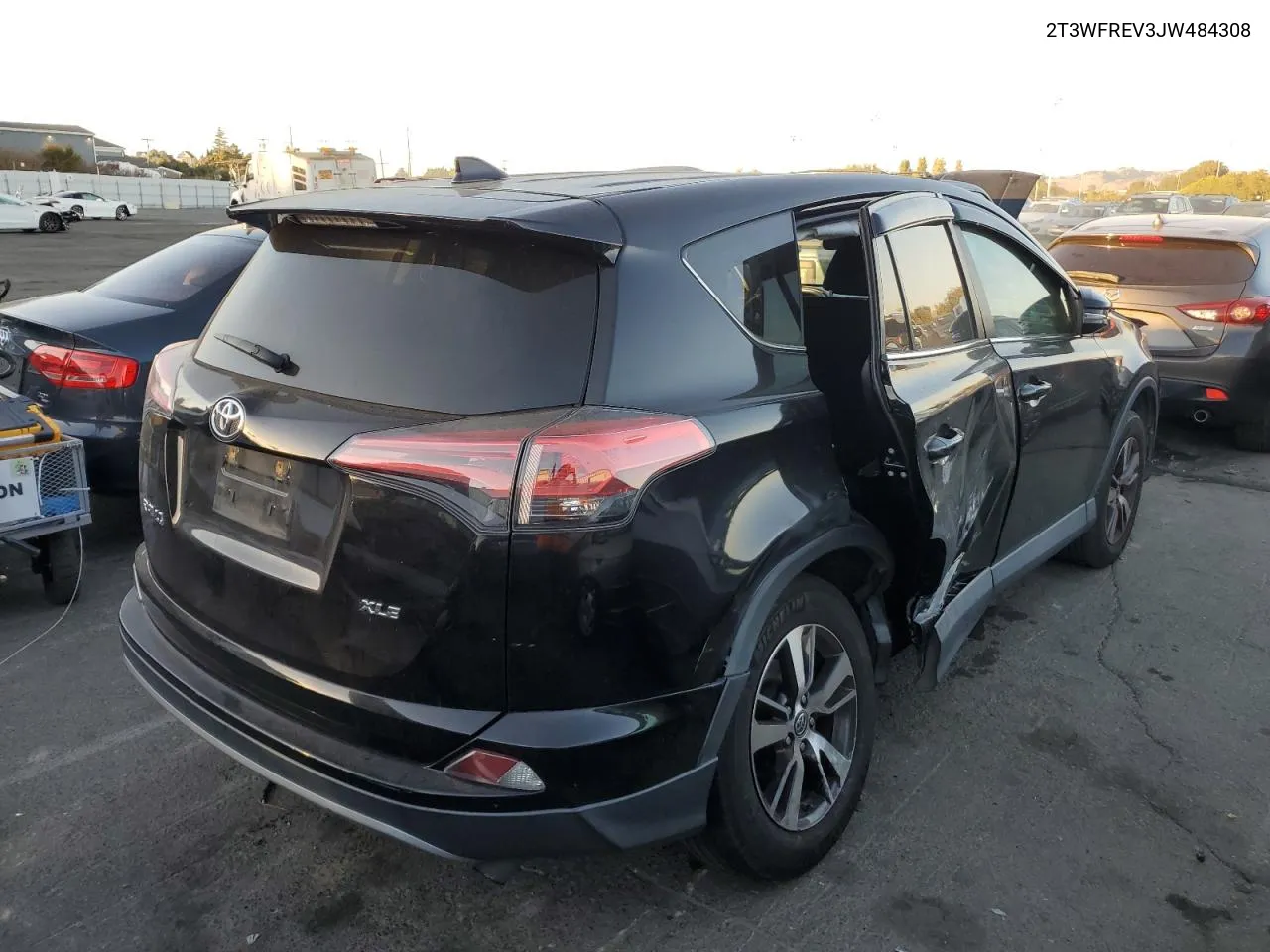 2T3WFREV3JW484308 2018 Toyota Rav4 Adventure