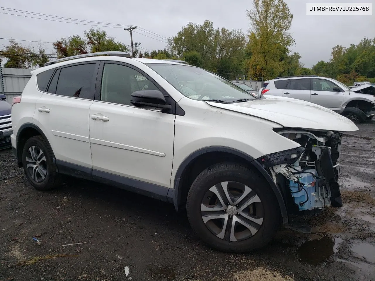 2018 Toyota Rav4 Le VIN: JTMBFREV7JJ225768 Lot: 73365104