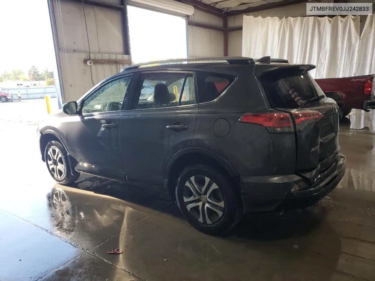 2018 Toyota Rav4 Le VIN: JTMBFREV0JJ242833 Lot: 73520834