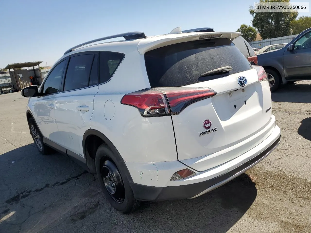 JTMRJREV9JD250666 2018 Toyota Rav4 Hv Le