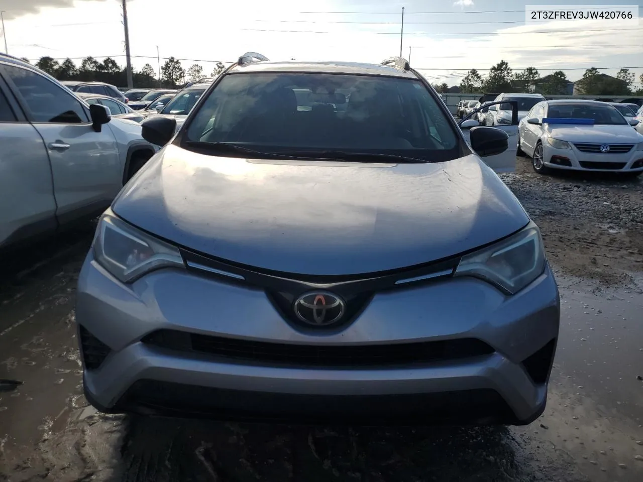 2018 Toyota Rav4 Le VIN: 2T3ZFREV3JW420766 Lot: 73800574