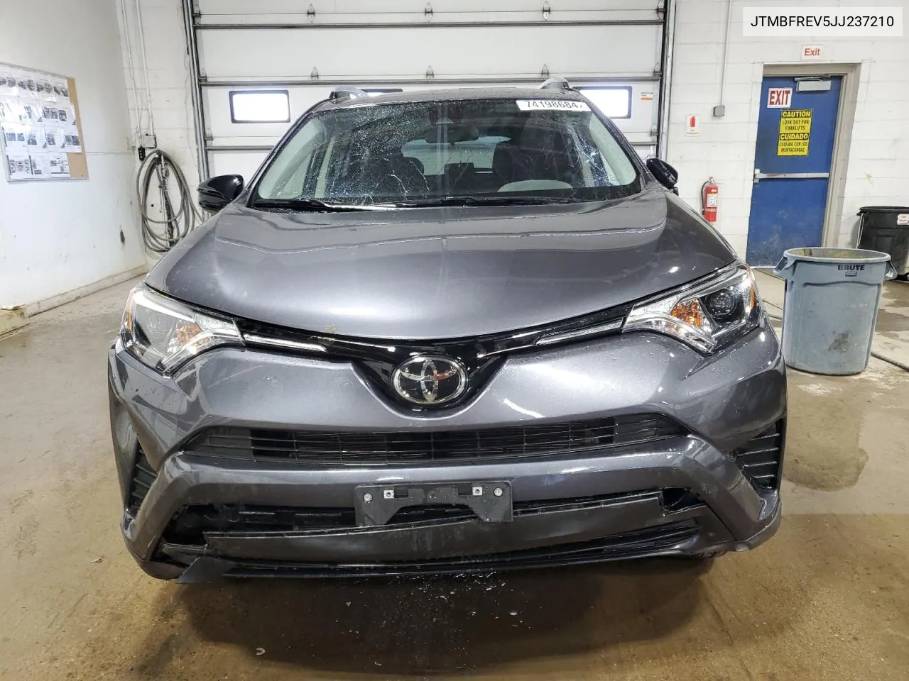 2018 Toyota Rav4 Le VIN: JTMBFREV5JJ237210 Lot: 74198684