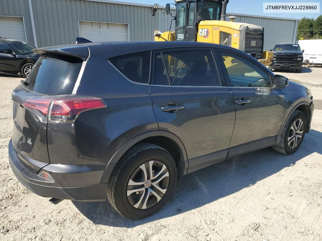 JTMBFREVXJJ228860 2018 Toyota Rav4 Le