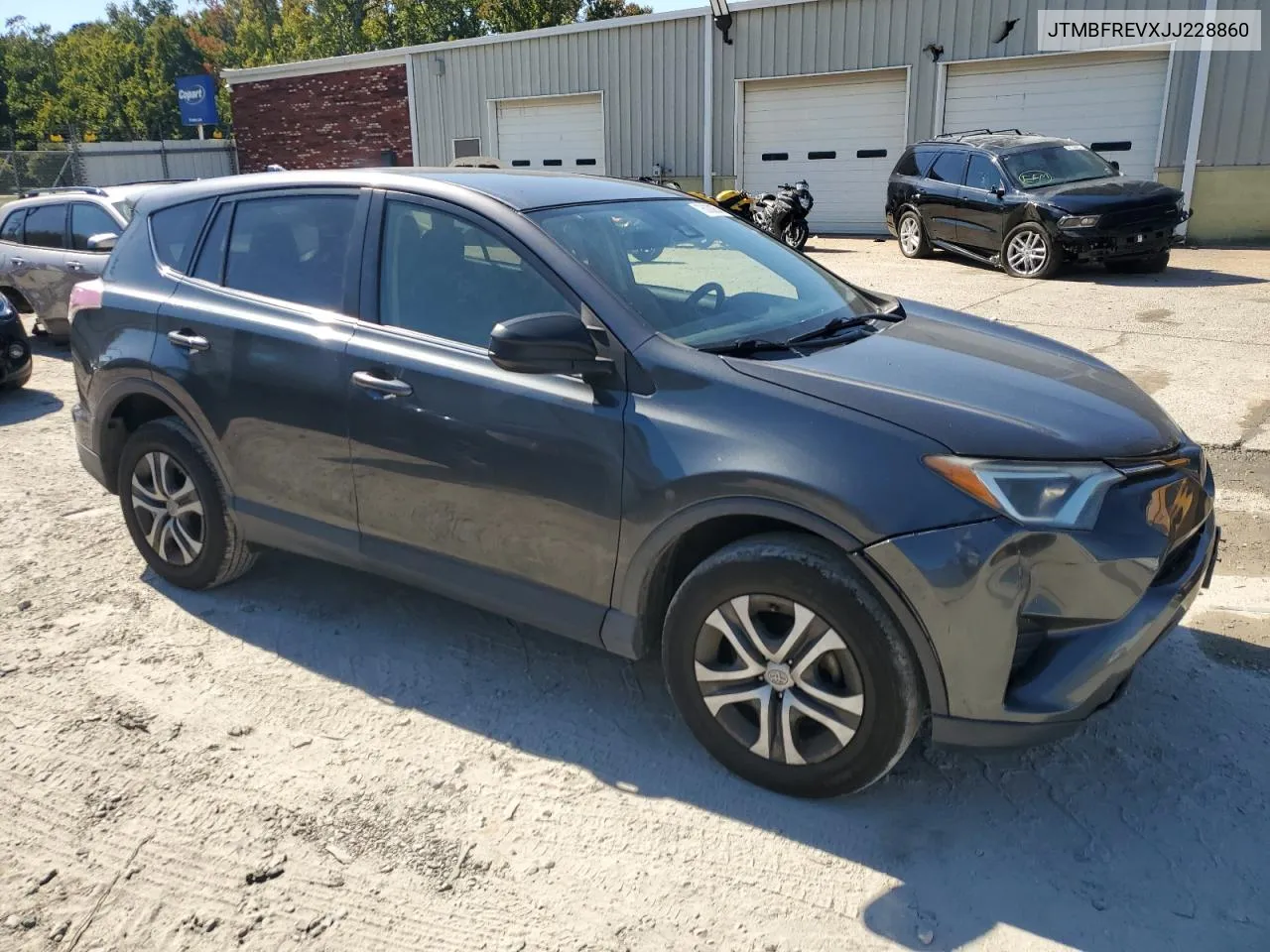 JTMBFREVXJJ228860 2018 Toyota Rav4 Le