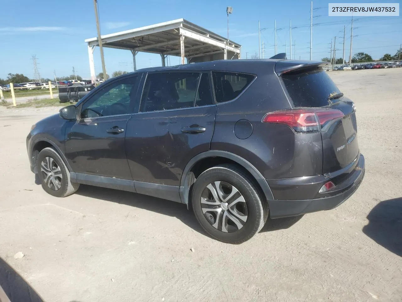 2T3ZFREV8JW437532 2018 Toyota Rav4 Le