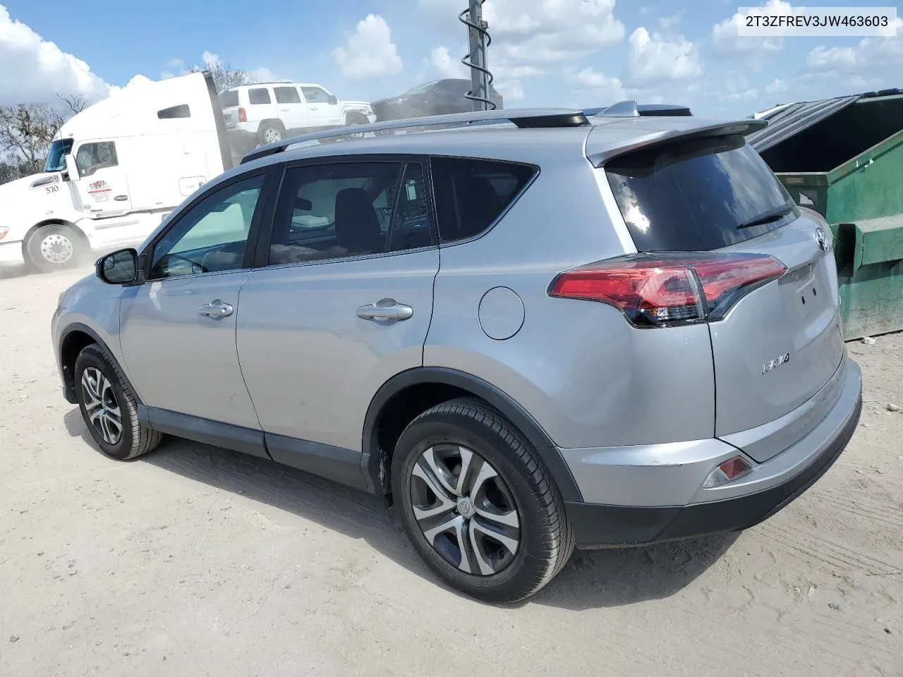 2T3ZFREV3JW463603 2018 Toyota Rav4 Le