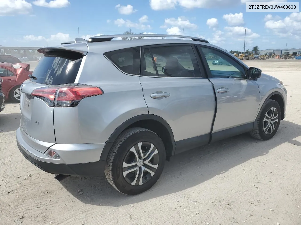 2T3ZFREV3JW463603 2018 Toyota Rav4 Le