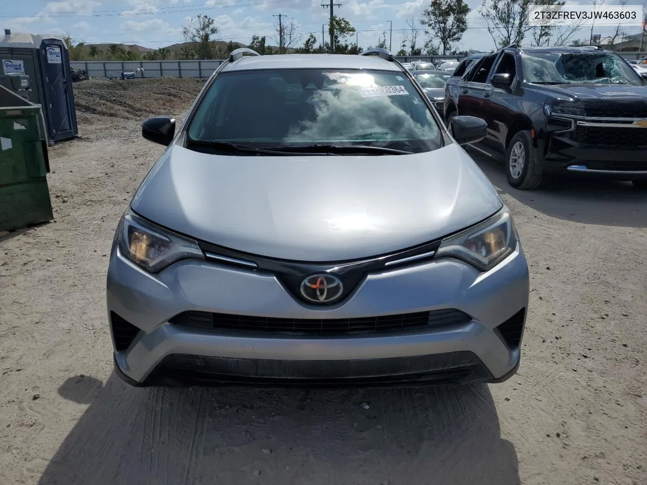 2T3ZFREV3JW463603 2018 Toyota Rav4 Le