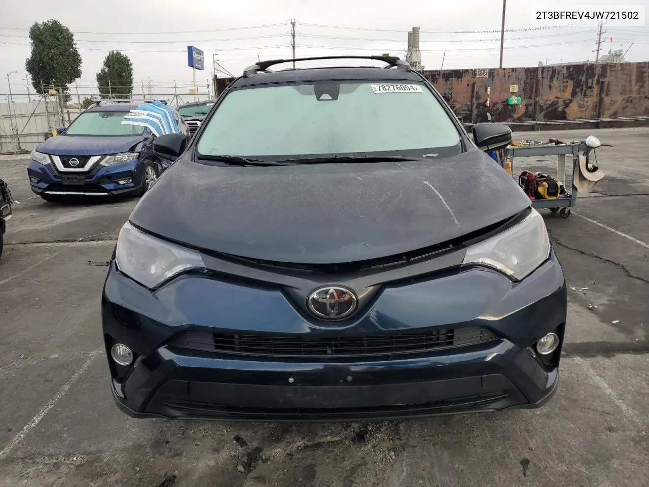 2T3BFREV4JW721502 2018 Toyota Rav4 Le