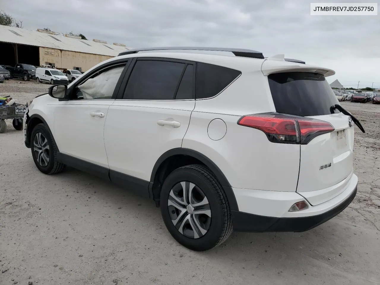 2018 Toyota Rav4 Le VIN: JTMBFREV7JD257750 Lot: 79707814