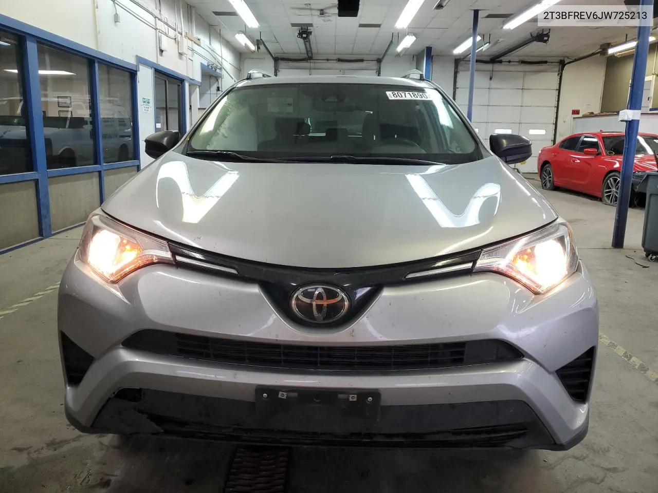 2018 Toyota Rav4 Le VIN: 2T3BFREV6JW725213 Lot: 80718904