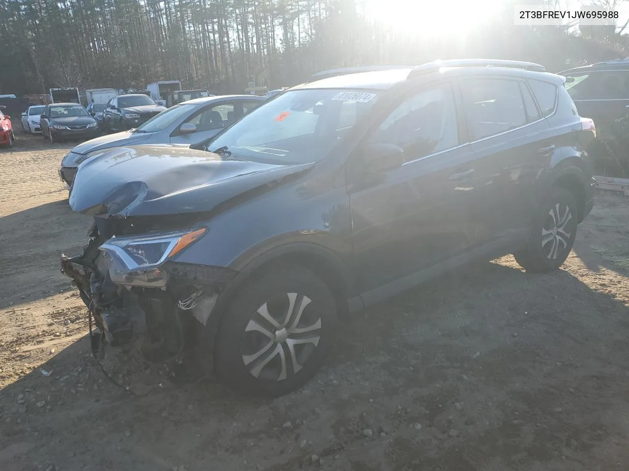 2018 Toyota Rav4 Le VIN: 2T3BFREV1JW695988 Lot: 81026074