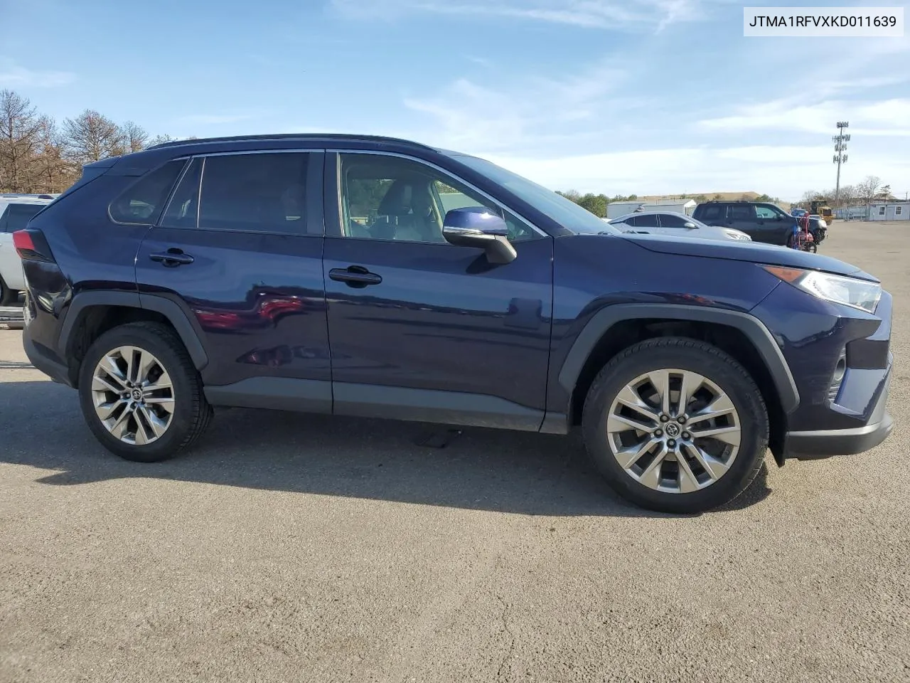 2019 Toyota Rav4 Xle Premium VIN: JTMA1RFVXKD011639 Lot: 50313514