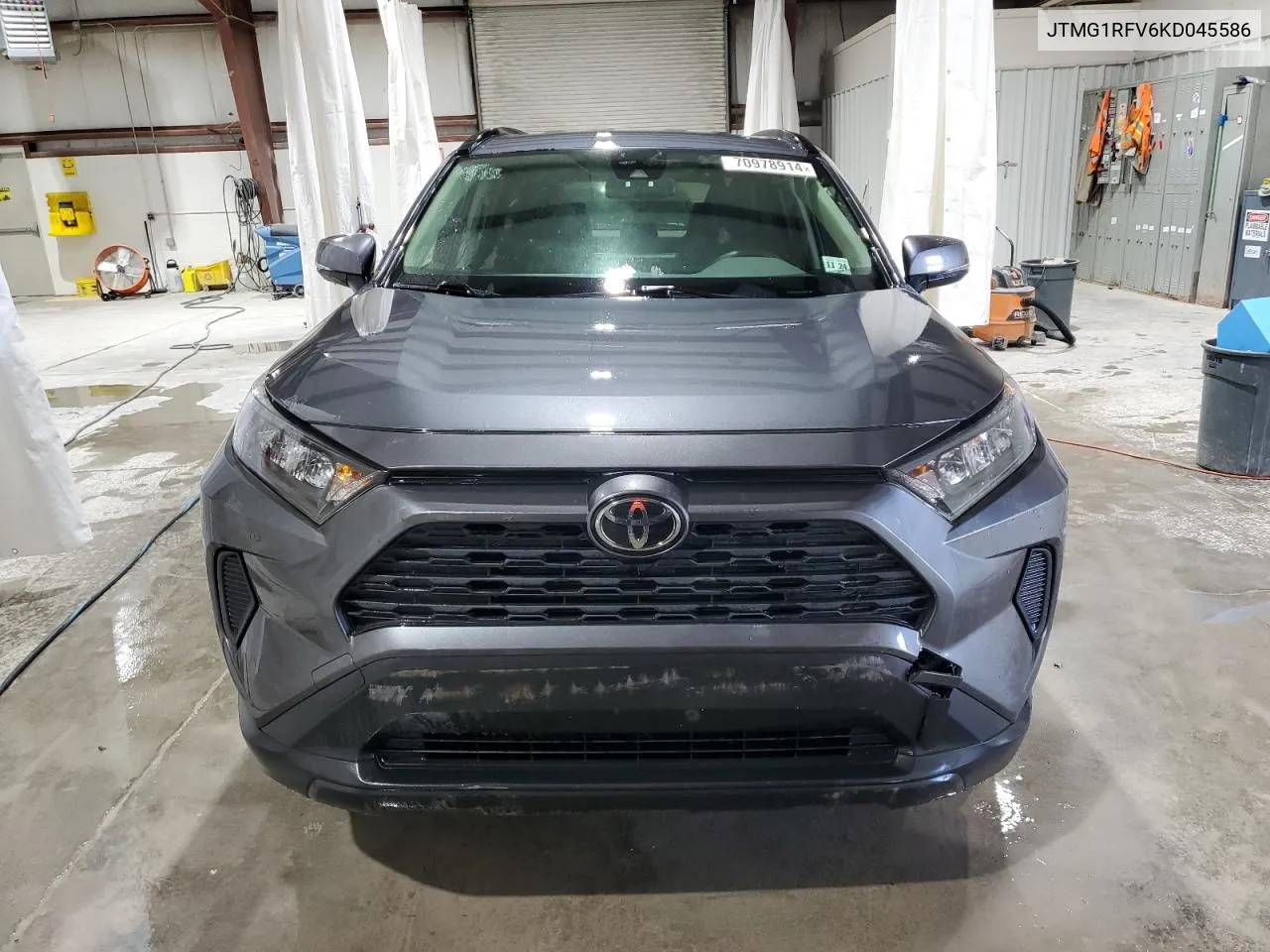 2019 Toyota Rav4 Le VIN: JTMG1RFV6KD045586 Lot: 70978914