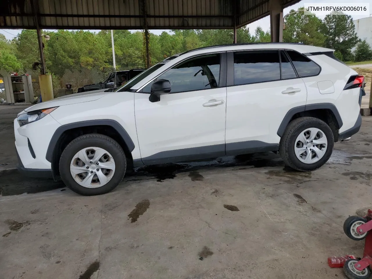 2019 Toyota Rav4 Le VIN: JTMH1RFV6KD006016 Lot: 72817434