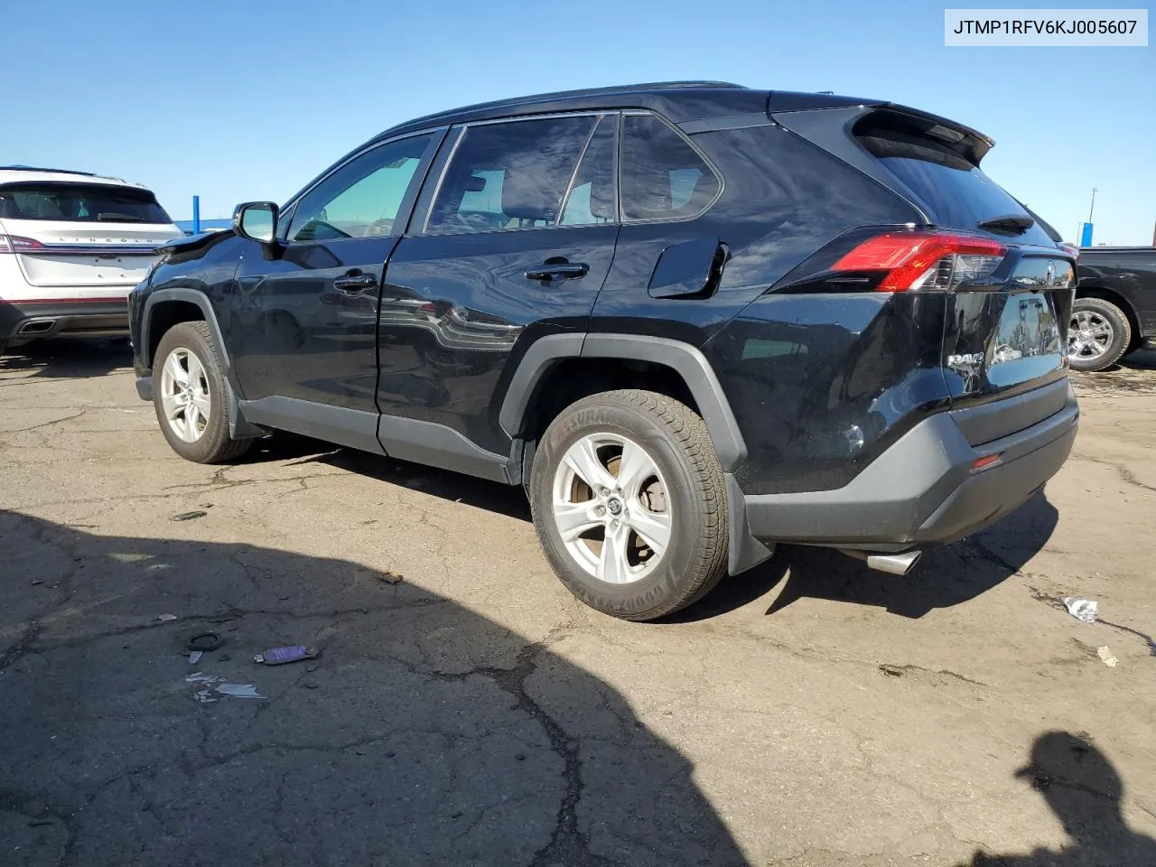 JTMP1RFV6KJ005607 2019 Toyota Rav4 Xle