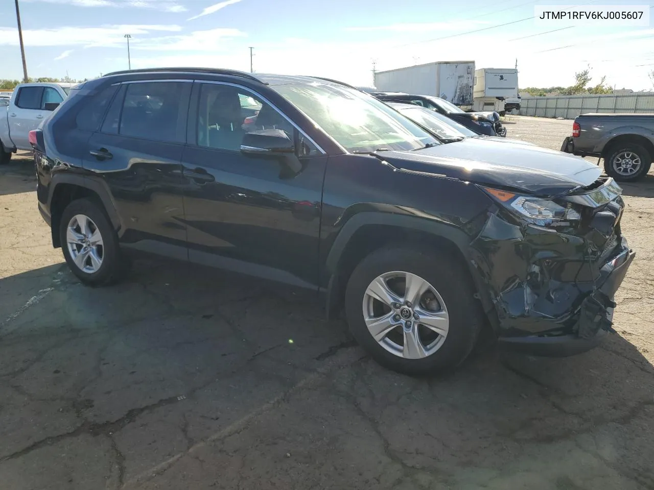 JTMP1RFV6KJ005607 2019 Toyota Rav4 Xle