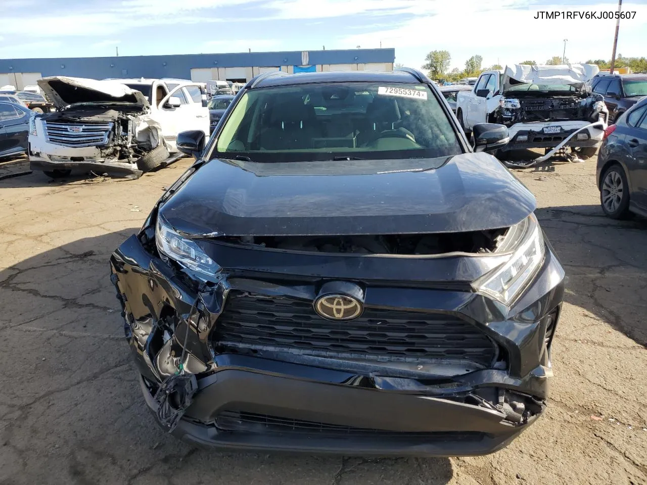 JTMP1RFV6KJ005607 2019 Toyota Rav4 Xle