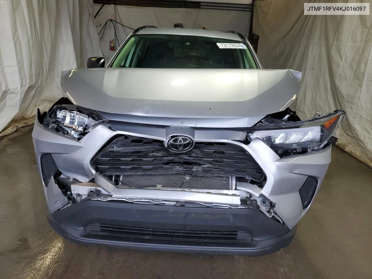 JTMF1RFV4KJ016097 2019 Toyota Rav4 Le