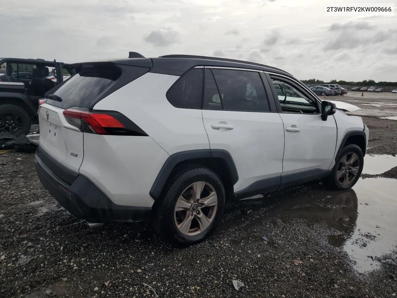 2T3W1RFV2KW009666 2019 Toyota Rav4 Xle