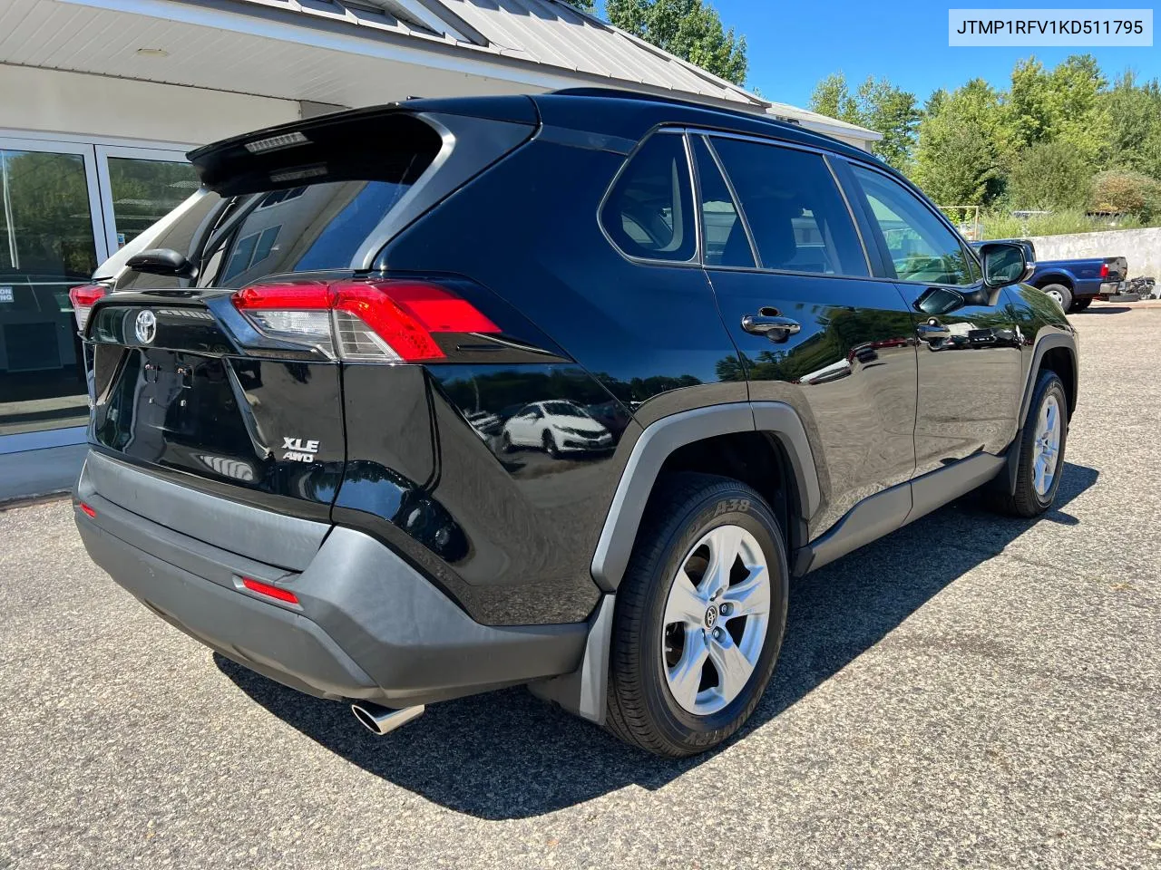 2019 Toyota Rav4 Xle VIN: JTMP1RFV1KD511795 Lot: 74320694