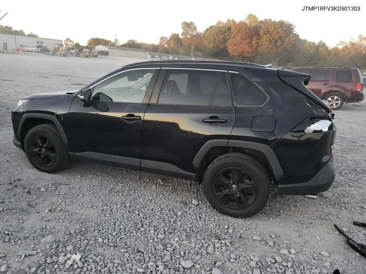 JTMP1RFV3KD501303 2019 Toyota Rav4 Xle