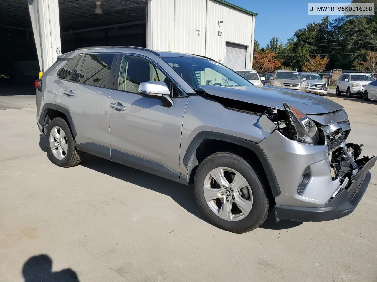 2019 Toyota Rav4 Xle VIN: JTMW1RFV5KD016088 Lot: 76685384