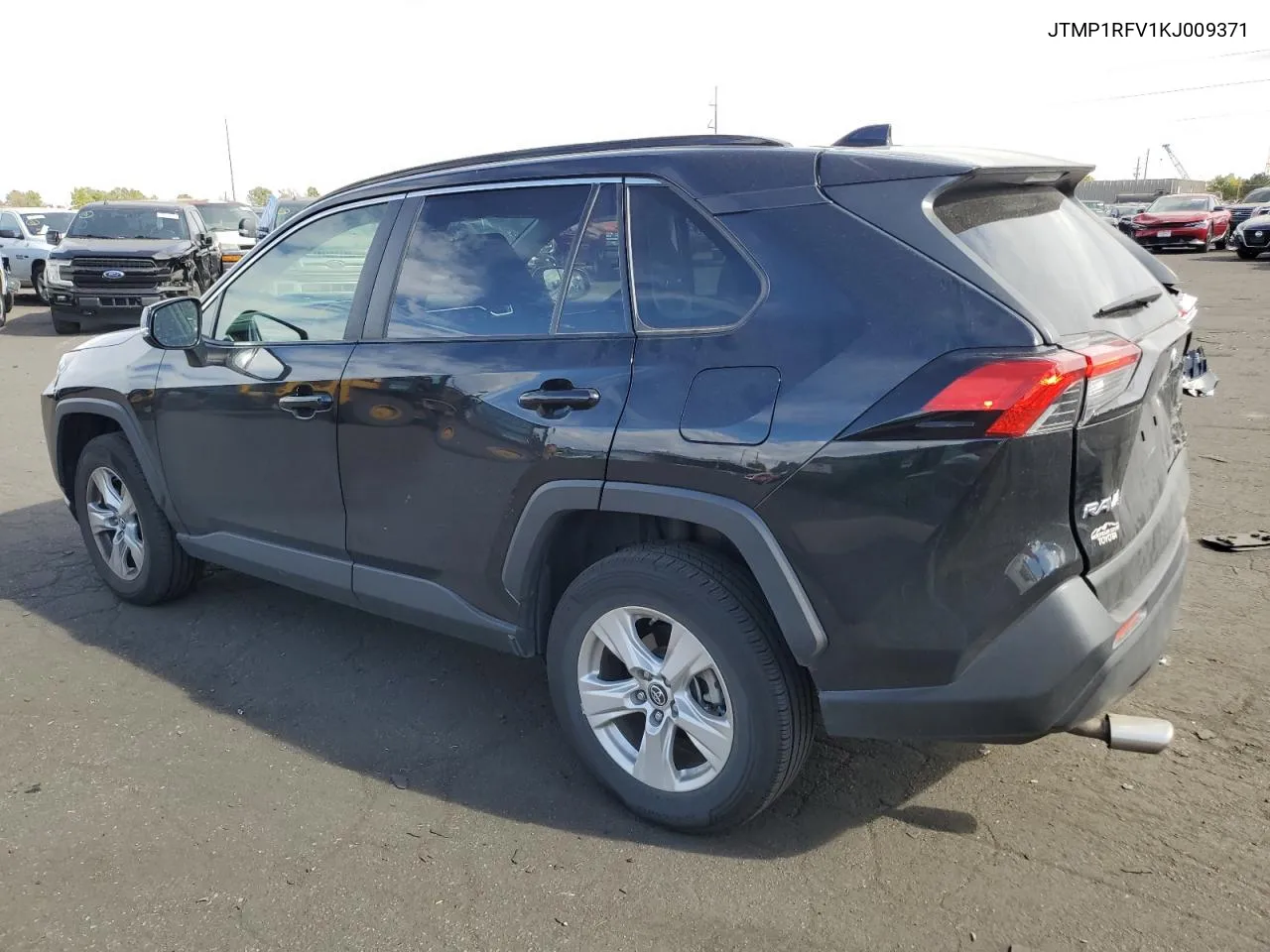 JTMP1RFV1KJ009371 2019 Toyota Rav4 Xle