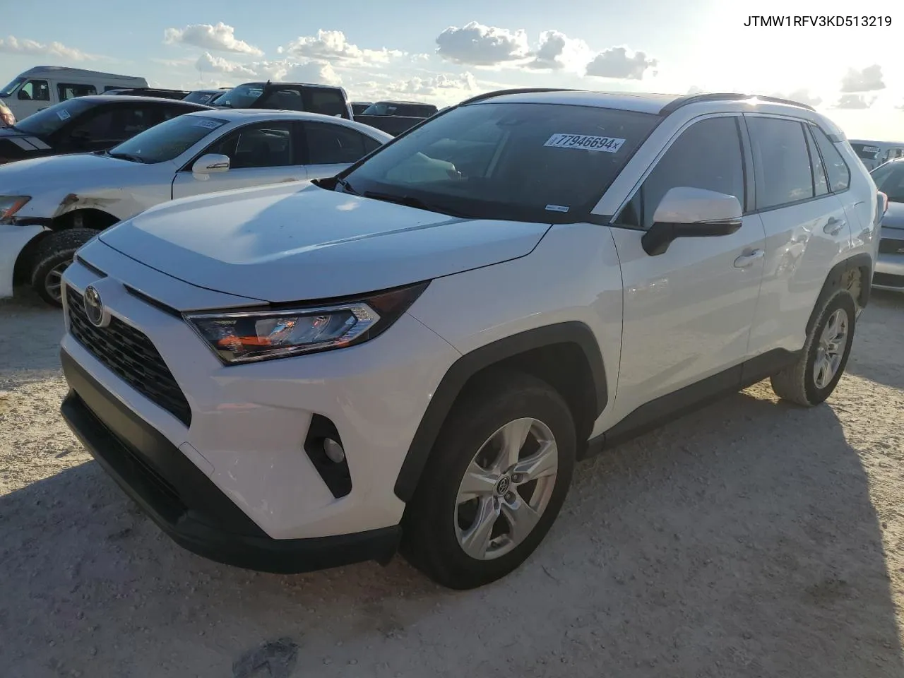 2019 Toyota Rav4 Xle VIN: JTMW1RFV3KD513219 Lot: 77946694