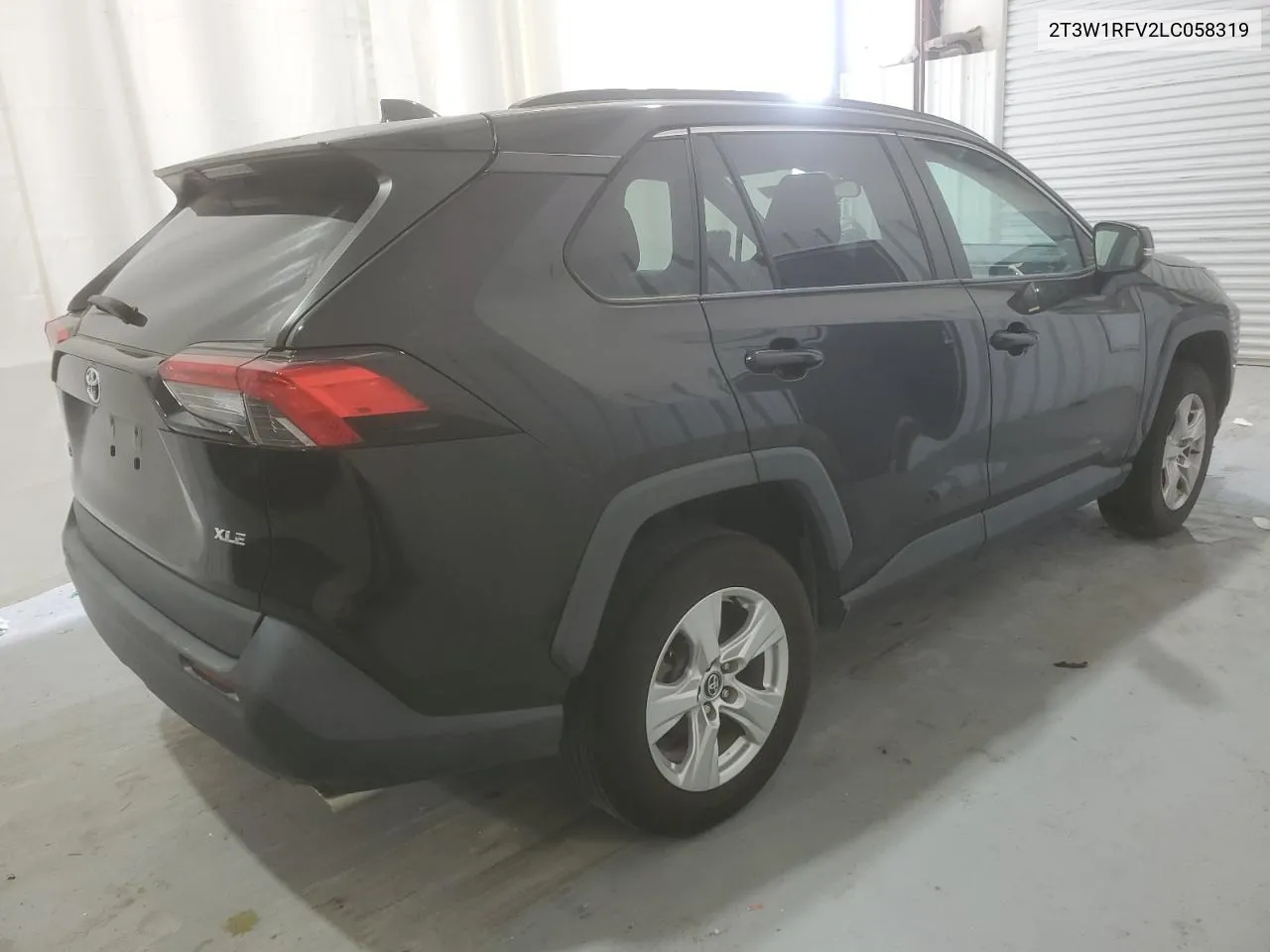 2T3W1RFV2LC058319 2020 Toyota Rav4 Xle