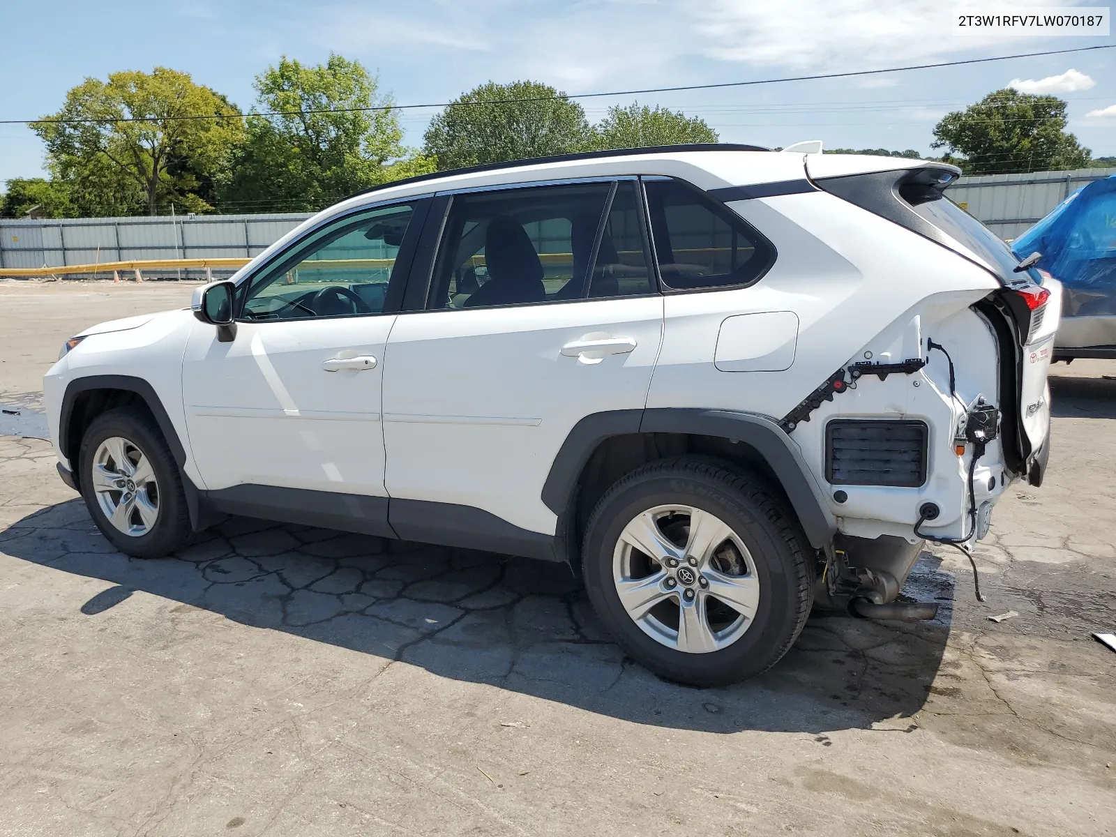 2T3W1RFV7LW070187 2020 Toyota Rav4 Xle