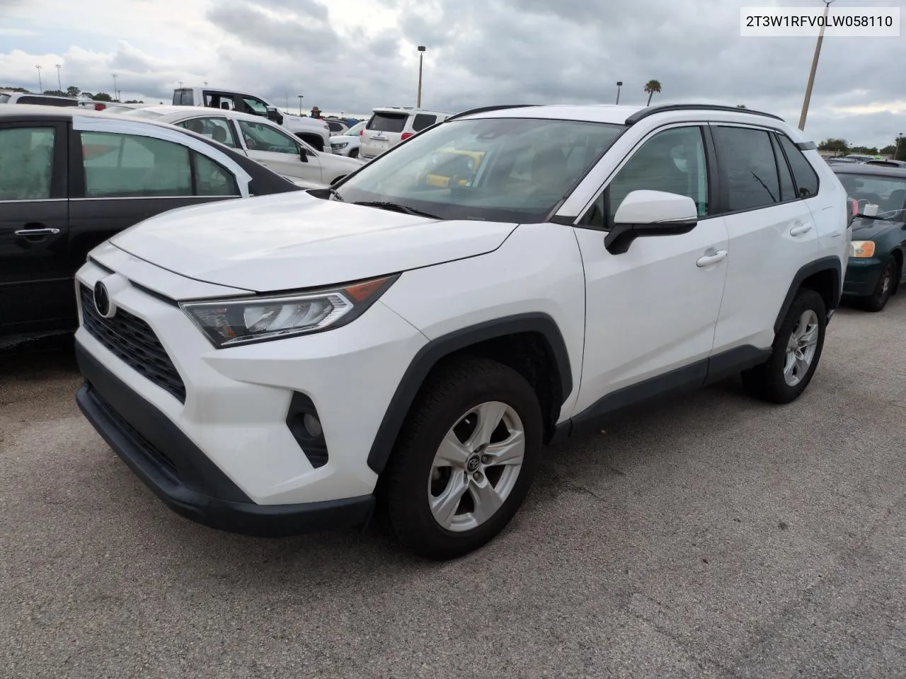 2020 Toyota Rav4 Xle VIN: 2T3W1RFV0LW058110 Lot: 73862564